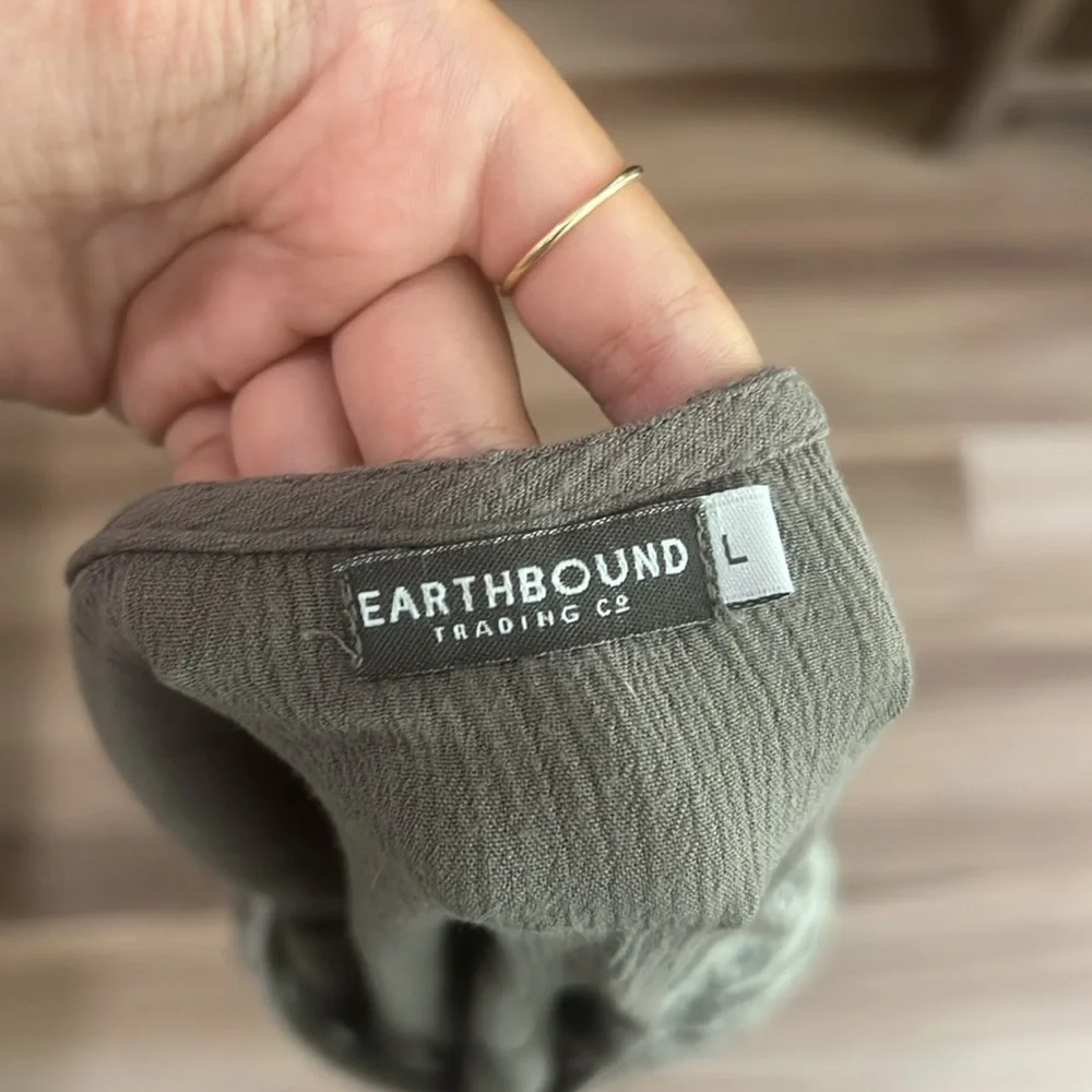 EARTHBOUND Gray Camisole Top - Picture 2 of 3